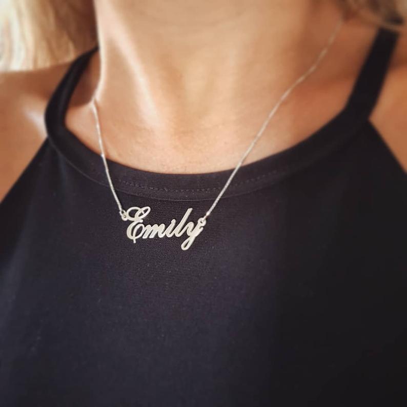 Classic Carrie Name Necklace